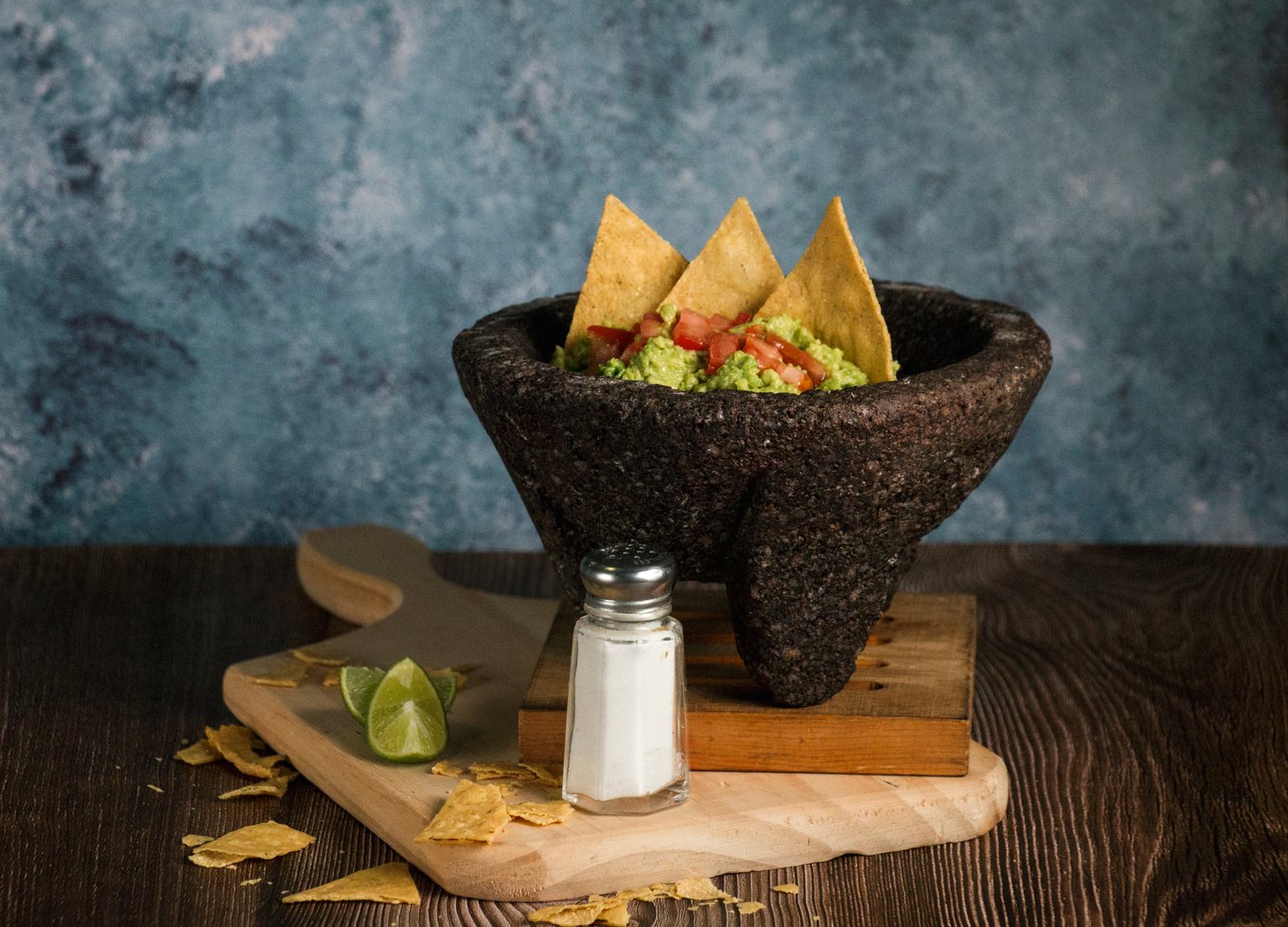 Mexican Guacamole with Corn Chips